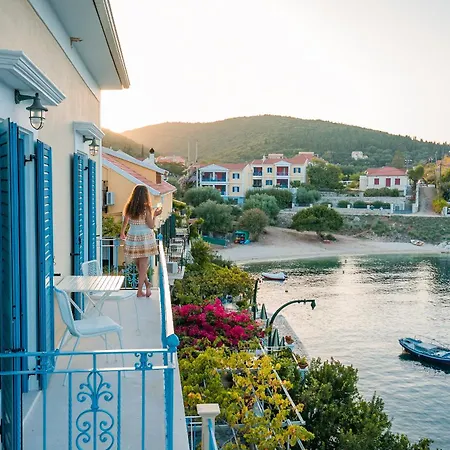 Irini's Bayside Loft * Фискардон