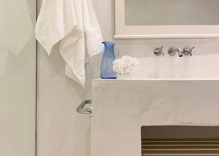 Irini's Bayside Loft Apartment