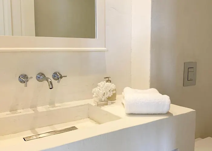 Irini's Bayside Loft Apartment