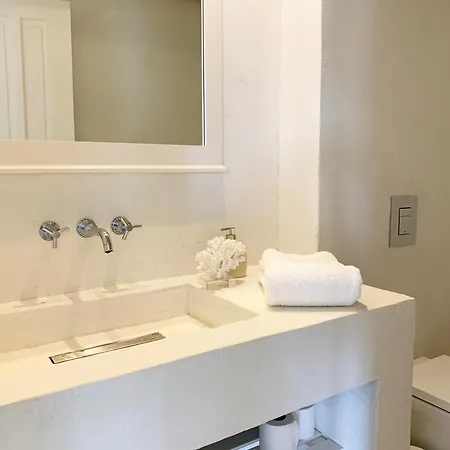 Irini's Bayside Loft Apartment